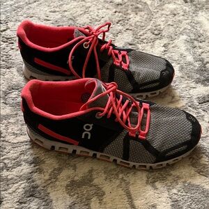 On Cloud Running Gray and Pink Sneakers Womens 6.5